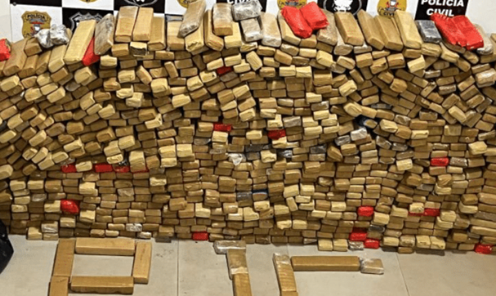 Polícia apreende mais de 900 tabletes de drogas dentro de barris em MT; três presos