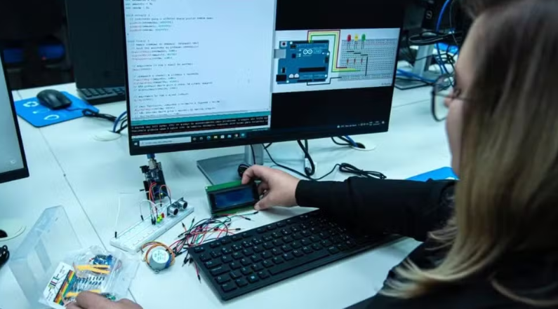 Universidade do Trabalho Digital oferta mais de 800 vagas em cursos gratuitos de tecnologia