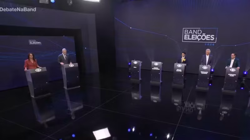 Debate presidencial acontece sem Lula e Flávio Bolsonaro