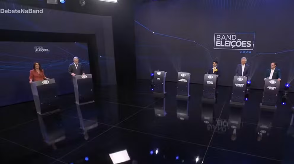 Debate presidencial acontece sem Lula e Flávio Bolsonaro